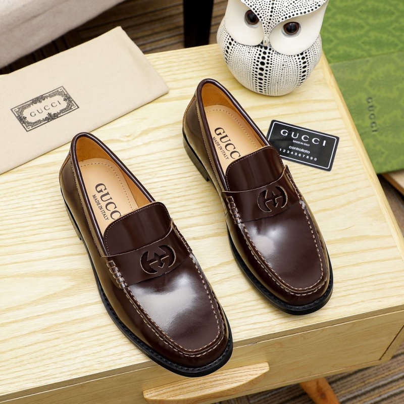 G*u*i leather shoes